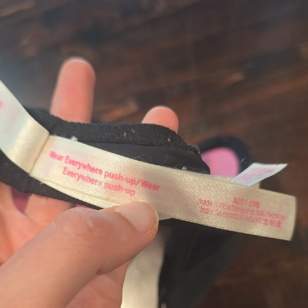PINK Victoria's Secret Wear Everywhere Push-Up Bra - Black 32D